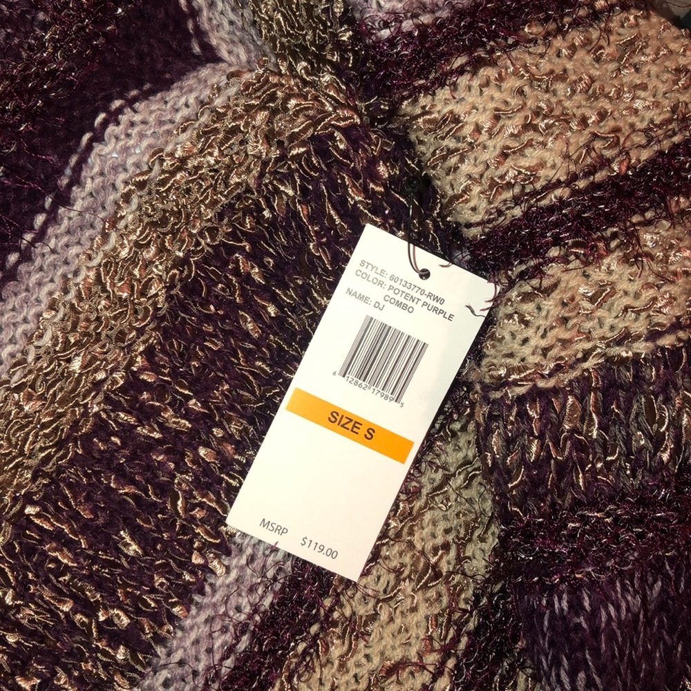 Jessica Simpson sweater